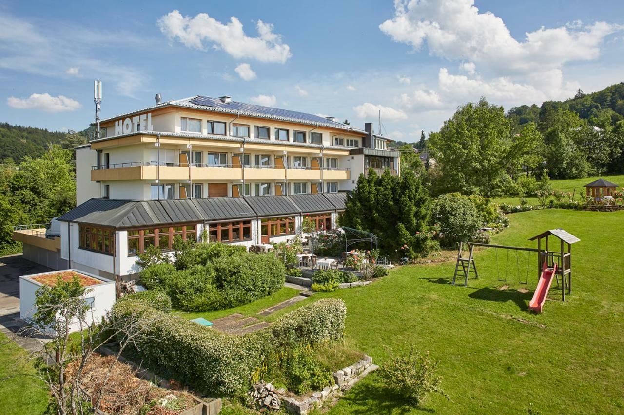 Badhotel Restaurant Stauferland Bad Boll Exterior photo